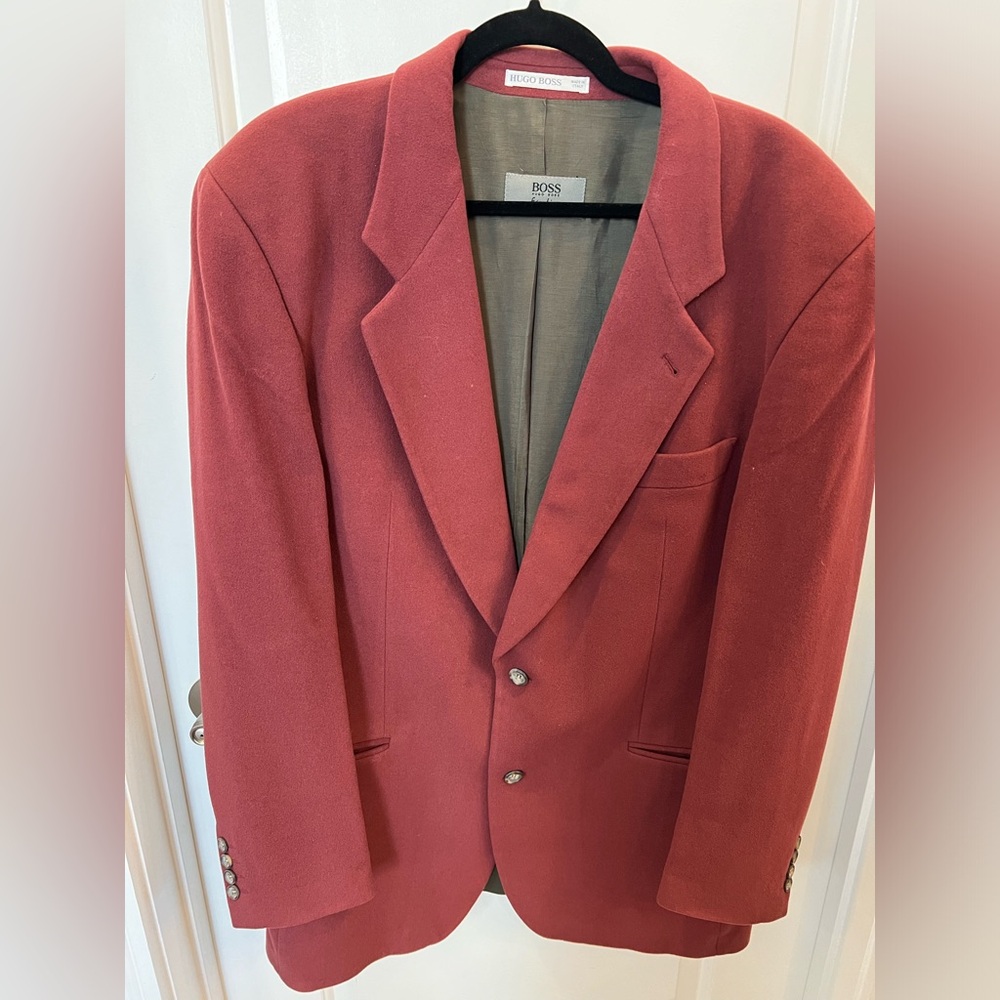 Vintage Men’s Hugo Boss blazer, burgundy, original price $500, beautiful & suave